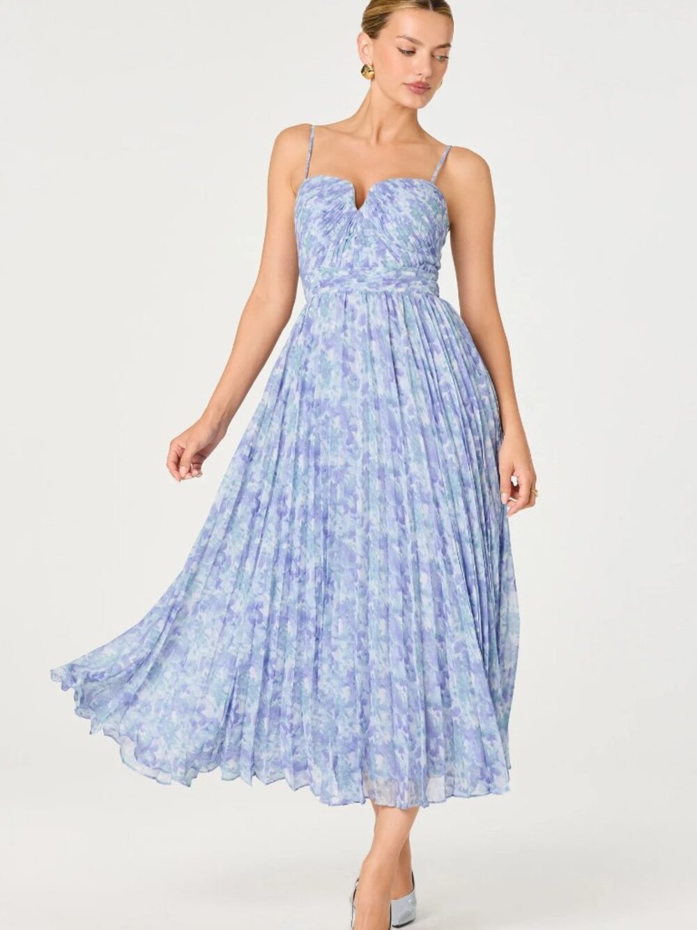ASTR Bayley Floral Pleated Maxi Dress in Blue Floral